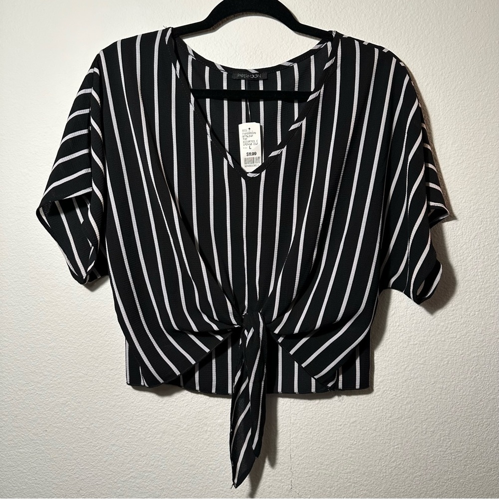 Papermoon Short Sleeve Tie Front Crop Top